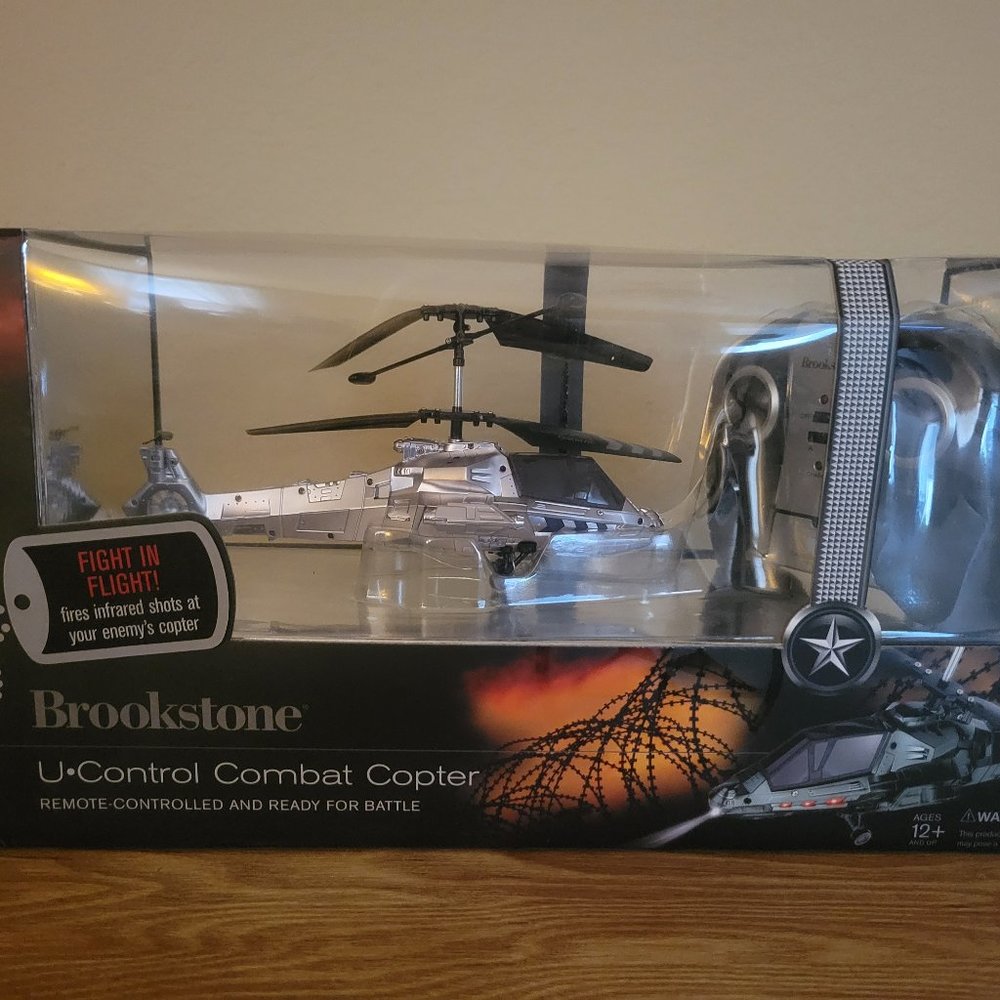 NIB -- Brookstone Silver U Control Remote Controlled Combat Copter - Picture 4 of 6